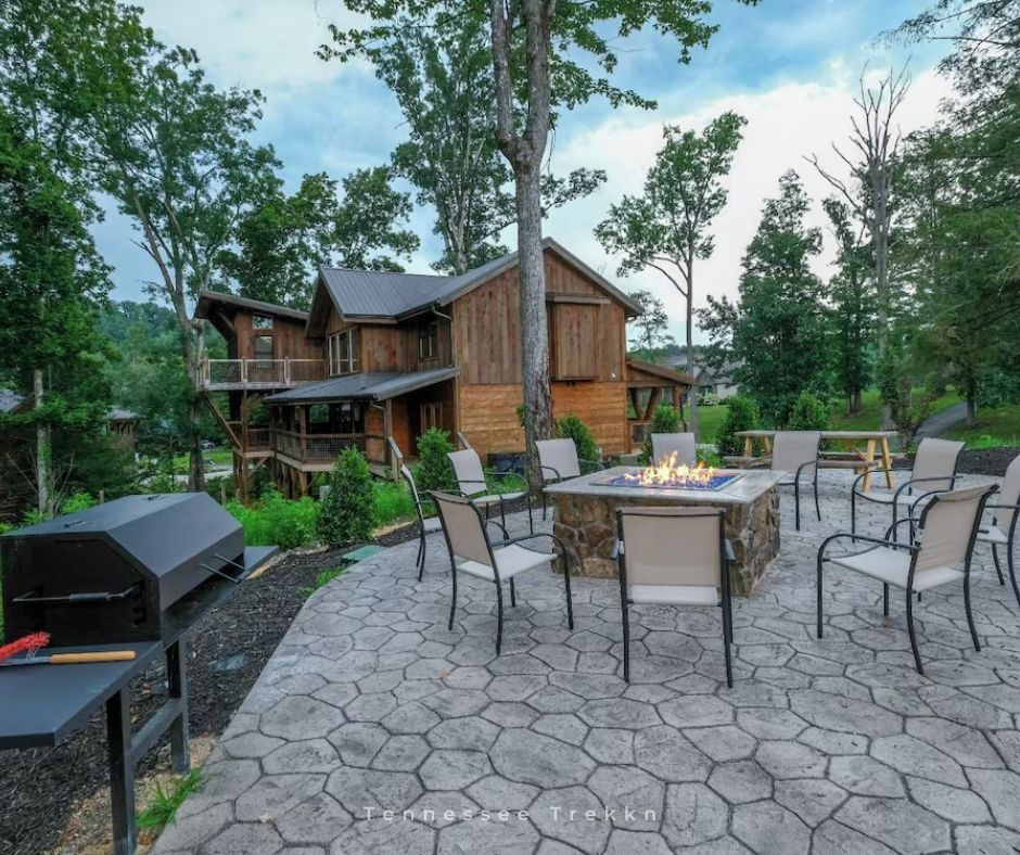 **Sierra Cascades**: Outdoor area with firepit and grill! Cabin Rentals in Pigeon Forge, TN