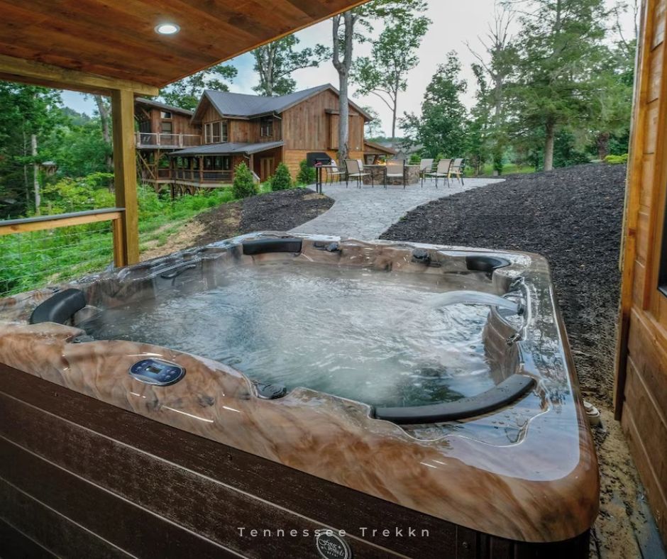 Hot tube at Sierra Cascades; Cabin rental in Pigeon Forge TN