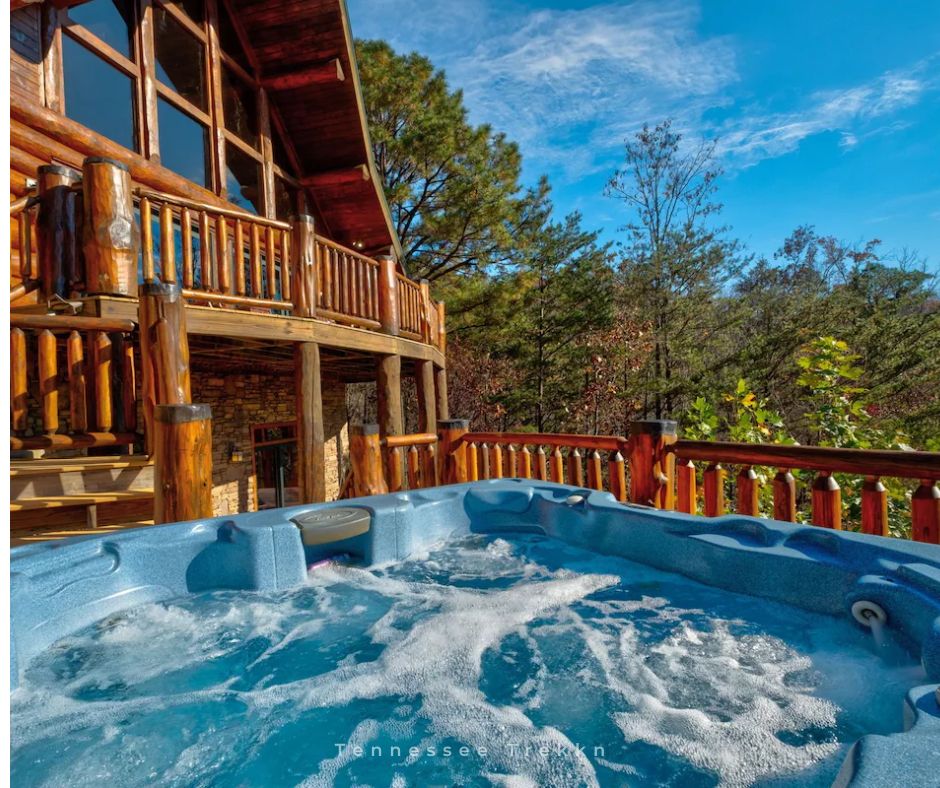 Dancing Bear Retreat Luxury Lodge: After a long day, relax in the HOT TUB with amazing views.