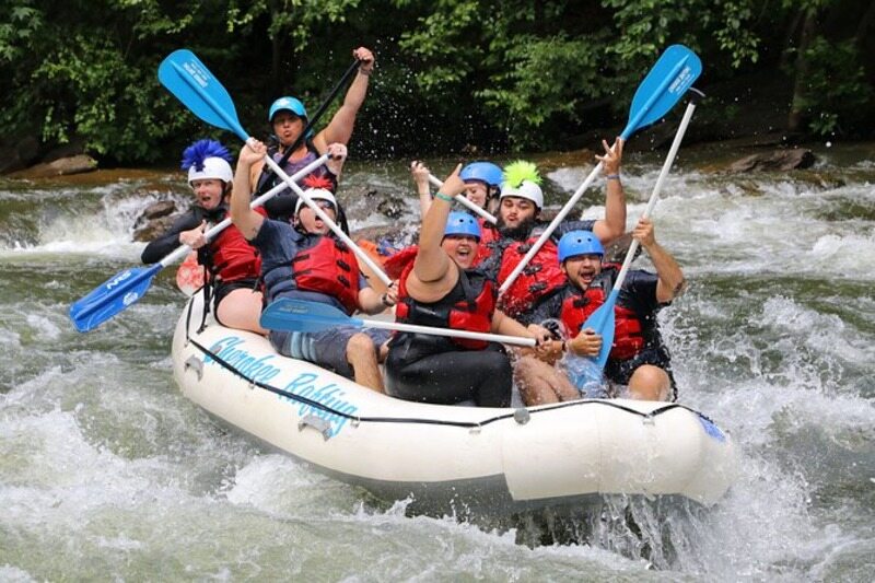 White Water Rafting, Chattanooga, TN, Ocoee River rafting.  raters on white raft