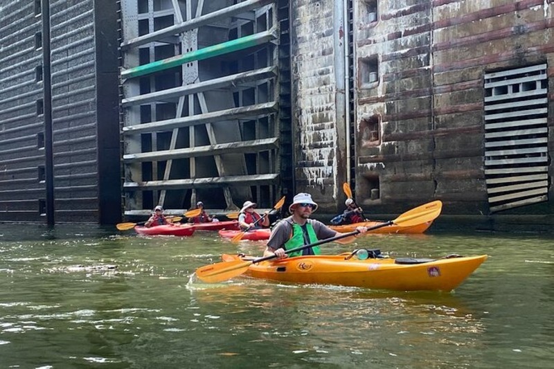 Kayakers kayaking through Chickamauga Dam in Chattanooga, TN