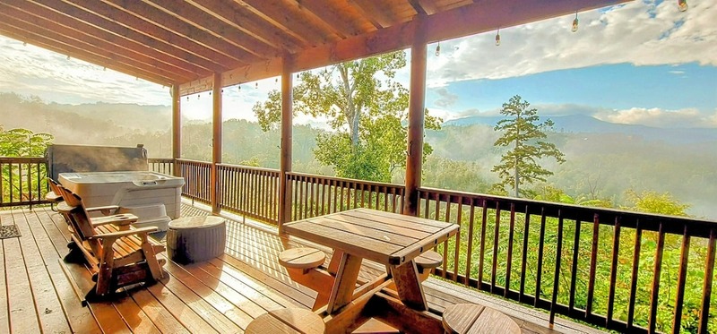 Cabin for 2 with spectacular mountain views.