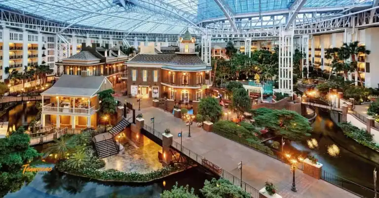 Indoor atrium at Gaylord Opryland Hotel with water features and restaurants – part of a complete visitor guide