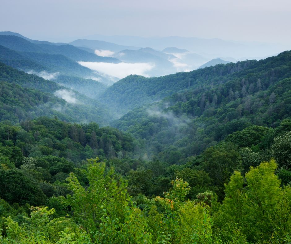 The Great Smoky Mountains, View of mountains with clouds