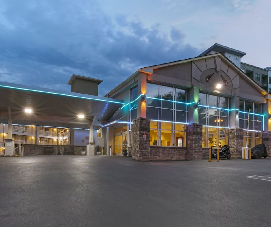 Entrance to Comfort Inn Downtown Nashville - Music City Center