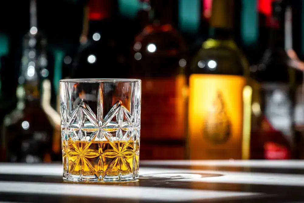 Glass of Tennessee whiskey for a Nashville whiskey tours roundup with tastings and distillery trips