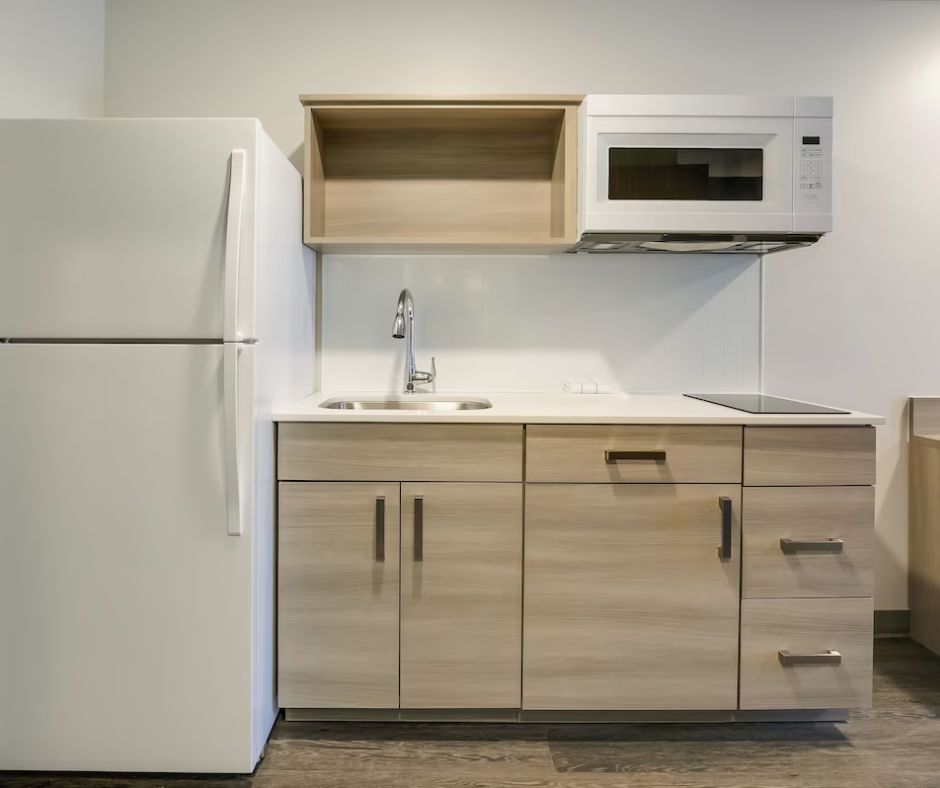 Kitchenette area in Woodspring Suites Rooms; hotel in Knoxville