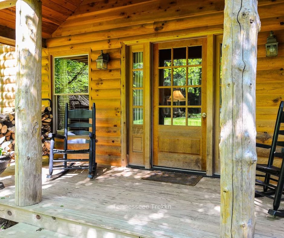 Dancing Bear Lodge Cabin in Cabin in Townsend TN