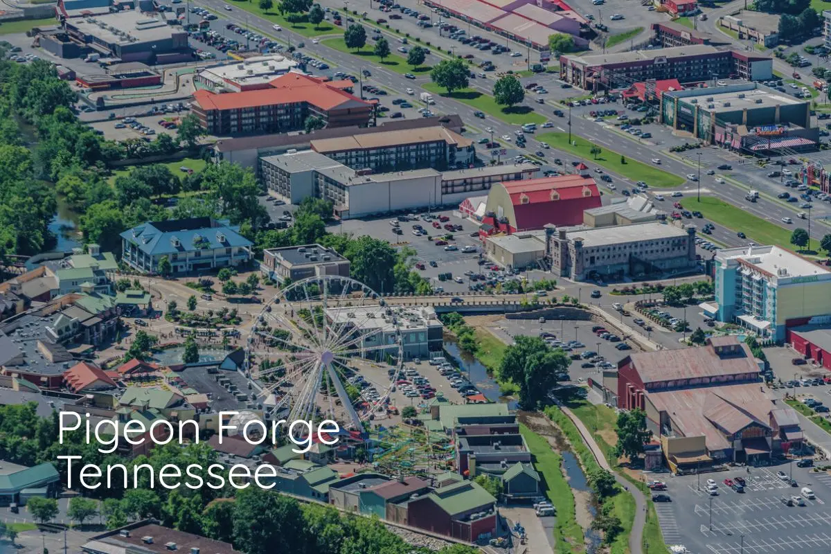 Pigeon Forge - Tennessee: Image of Fun Filled Smoky Mountain Town.