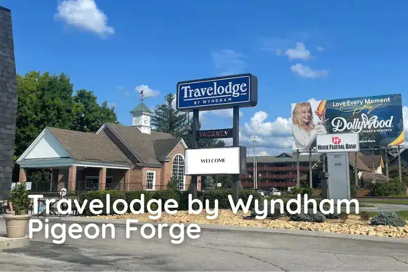 Exterior view of Travelodge by Wyndham in Pigeon Forge, a budget-friendly hotel under $100 near Dollywood’s Stampede Dinner Show.
