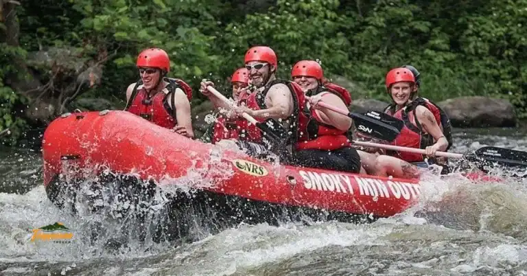Family rafting on light rapids in the Smoky Mountains, Tennessee — a scenic, beginner-friendly outdoor adventure near Gatlinburg and Pigeon Forge.