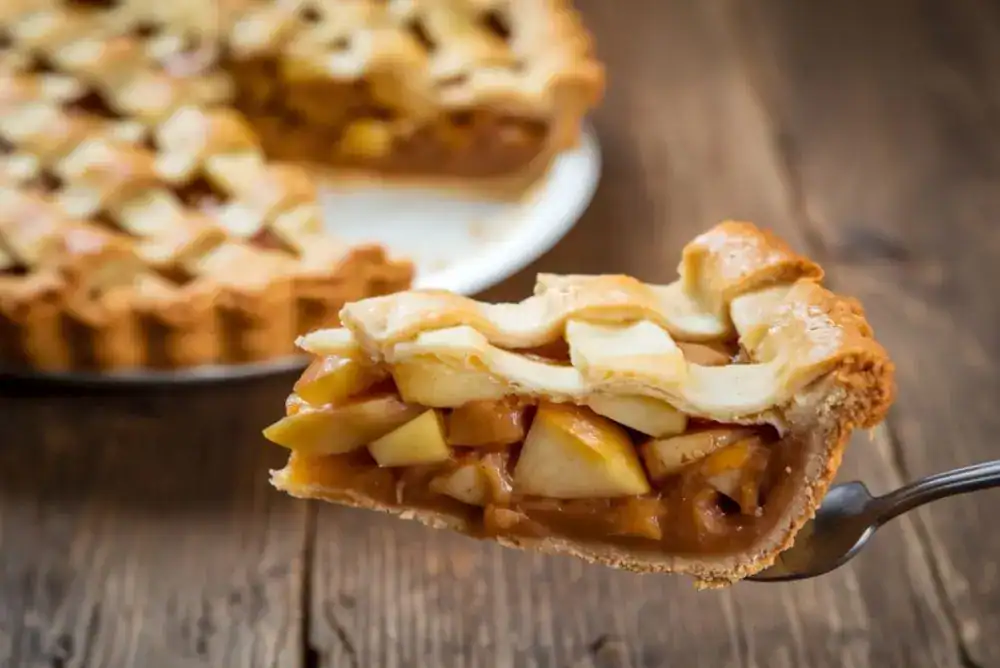 Slice of homemade apple pie on a plate – classic Southern Tennessee recipe