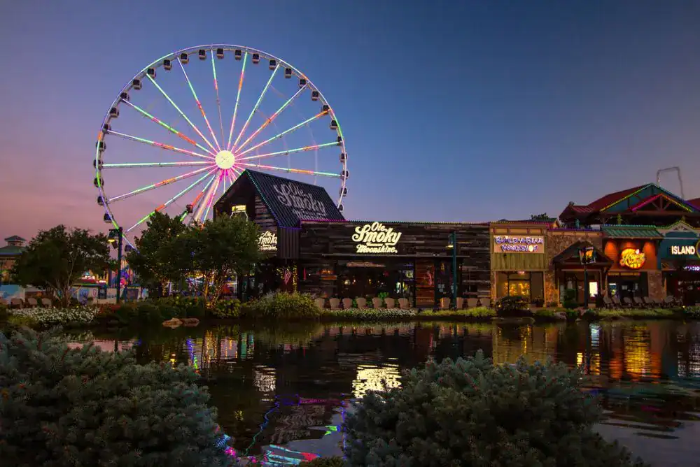 Things to do in the Smoky Mountains – ride the Great Smoky Mountain Wheel in Pigeon Forge