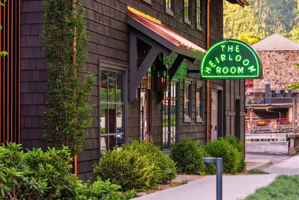 The Heirloom Room restaurant at Historic Rocky Waters Inn in Gatlinburg