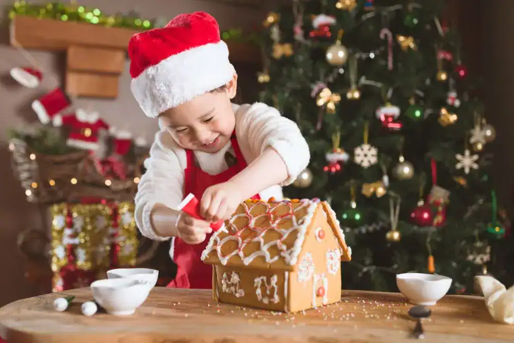 Gingerbread decorating activity during Christmas at Gaylord Opryland Hotel i