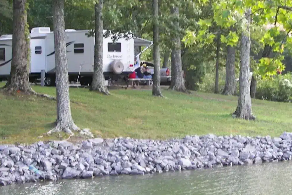 Hornsby Hollow waterfront Campground on Watts Bar Lake in tennessee