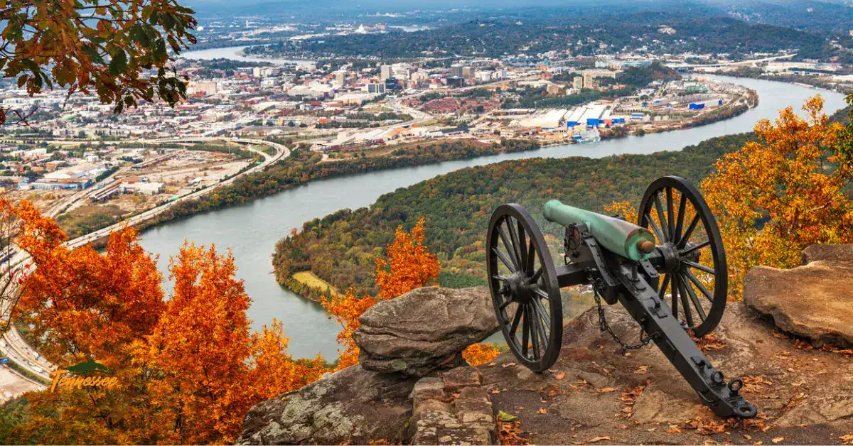 Lookout Mountain overlook with Civil War cannon above the Tennessee River in Chattanooga TN